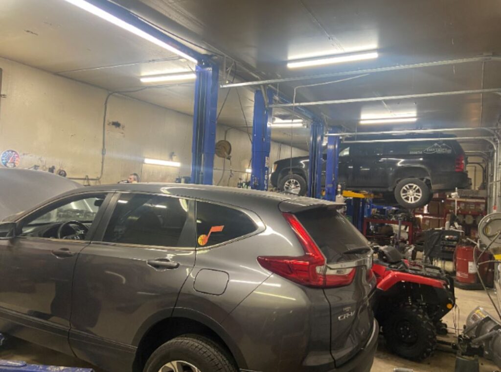 BT Auto - Mechanic Bays