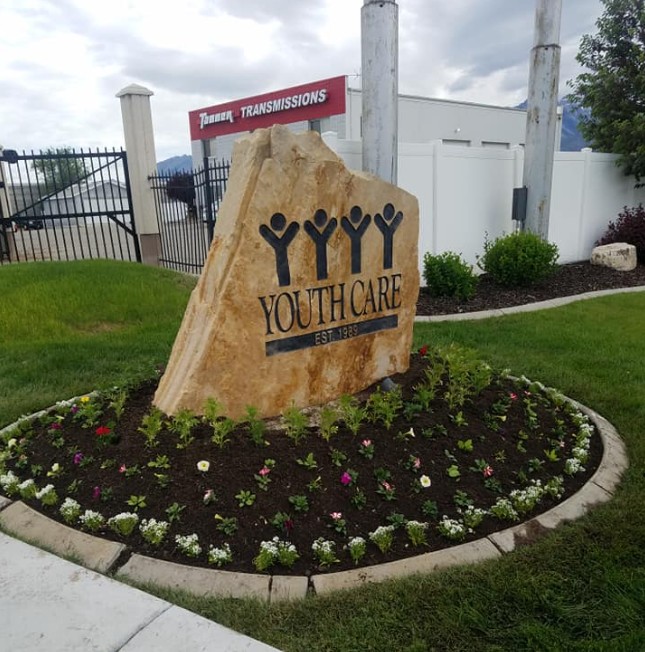 Barlows Landscaping - commercial pic - Biznis Resource Barlow’s Landscaping and Snow Removal - Commercial front