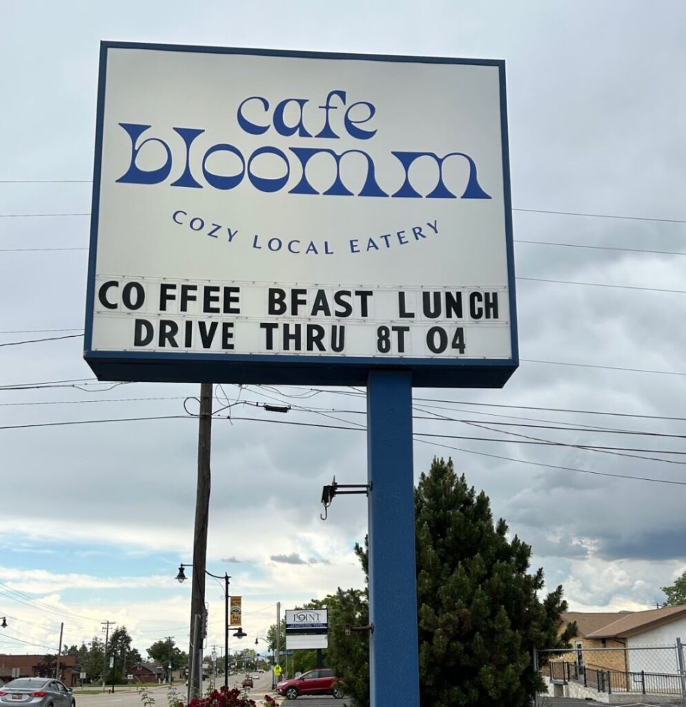 Cafe Bloomm - Sign