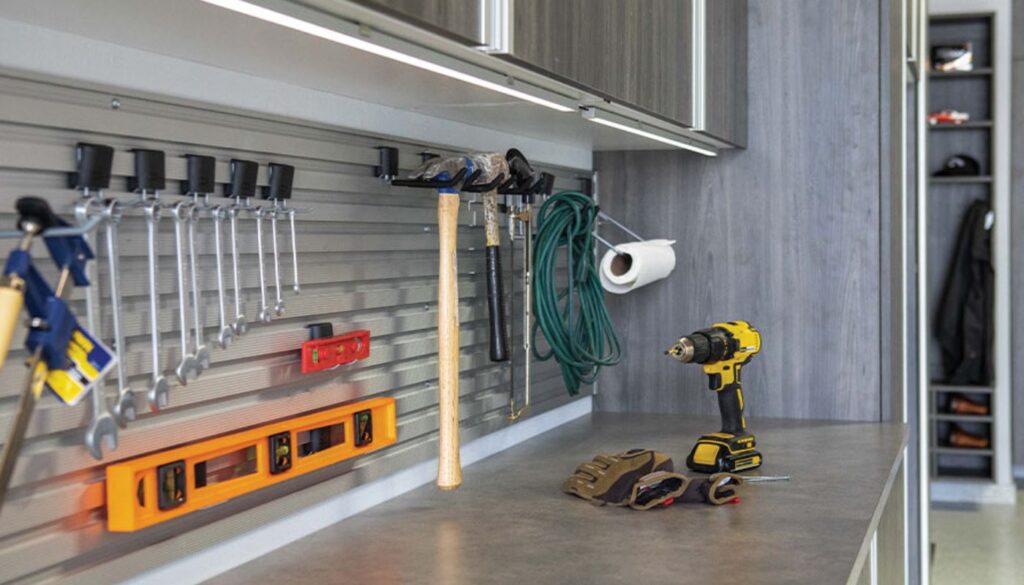 Premier Garage - tool workspace