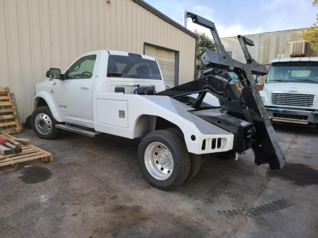 Snowy-Mountain-Research-Recovery-new-white-truck - Biznis Resource
