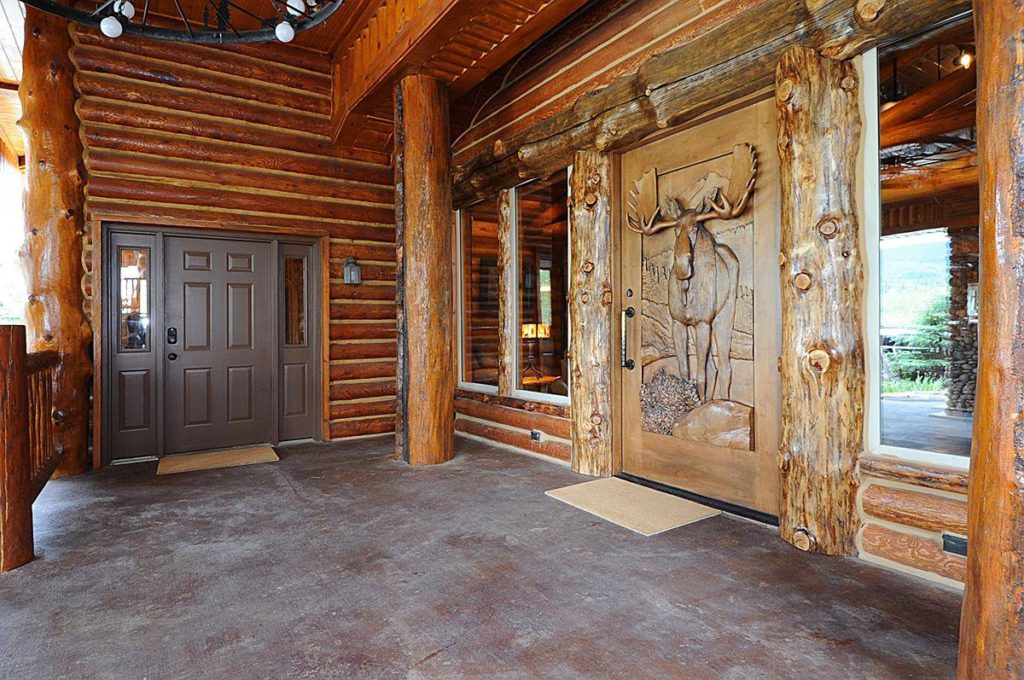 Moose Creek Lodge - front entrance