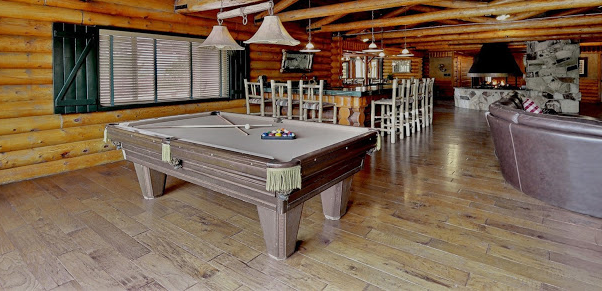 Timber Moose Lodge - game room