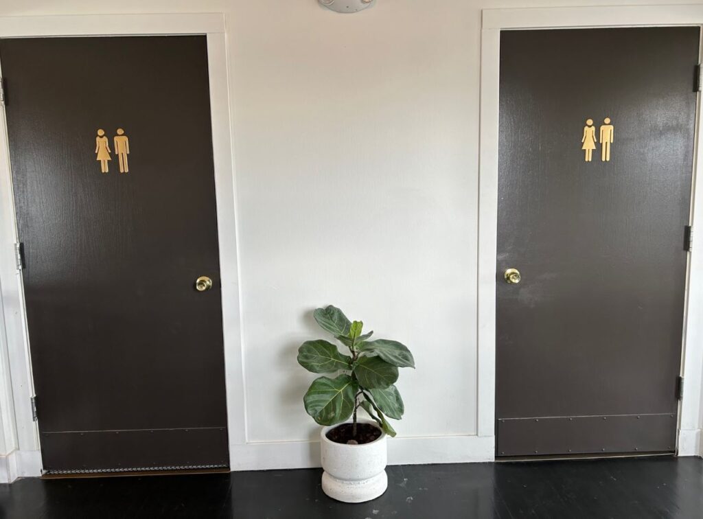 Cafe Bloomm - bathrooms