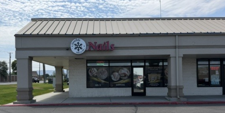 Snowflake Nails and Spa - exterior, great location